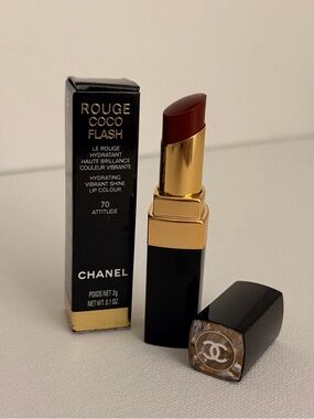 CHANEL Rouge Coco Flash Hydrating Lip Colour / Lipstick - 70 Attitude NIB